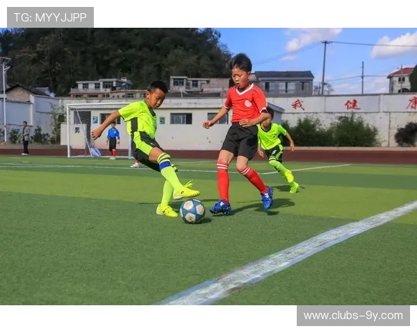 围绕爱景小学足球发展打造校园体育全面提升实践探索路径研究新篇